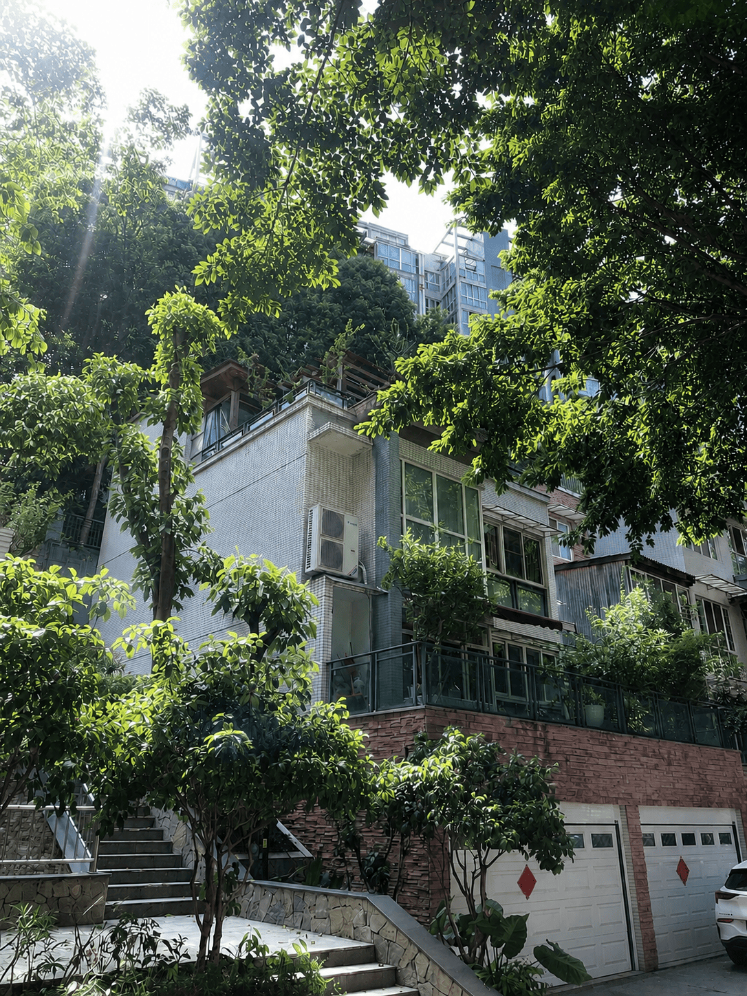 渝中岛居岁月从容升级：小小岛老别墅加装蒂升悦行款电梯